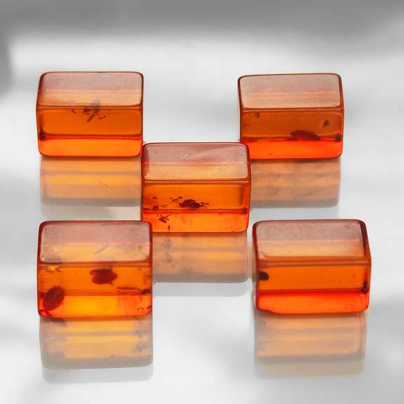 Really cool 10.10ct 10x6mm natural Amber set