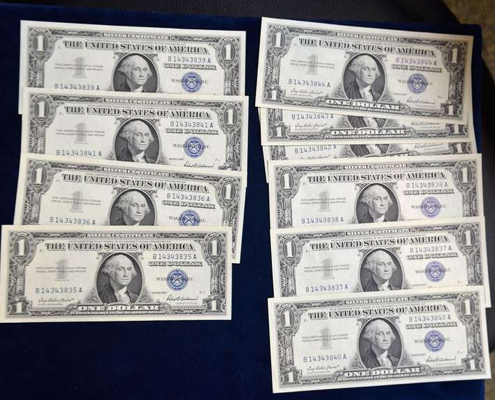 Lot of 10  UNC 1 Dollar Silver Certificate Same Series Consecutive Numbers