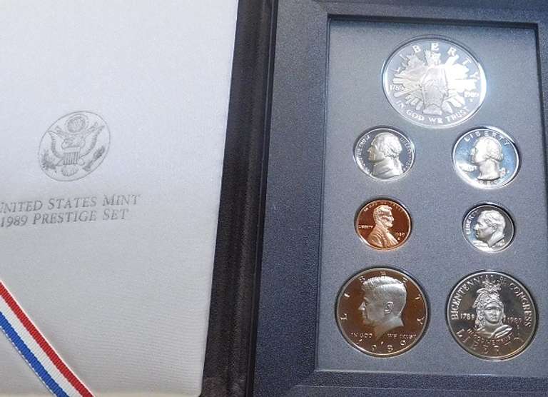 1989 Prestige Set, w/PRF Silver Dol.  This is a 7 piece set, including 2 Hf Dols.