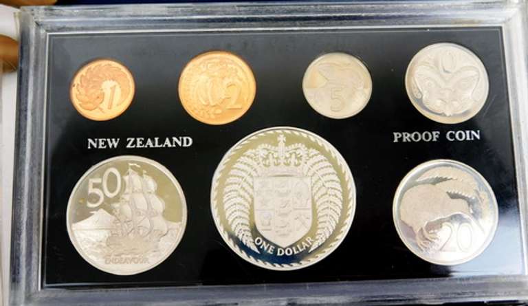 1975 New Zealand Proof Coin Set