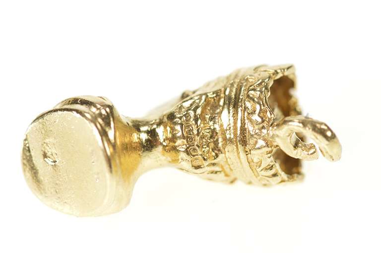 9K Yellow Gold 3D Queen Elizabeth Head Bust Royalty Charm/Pendant