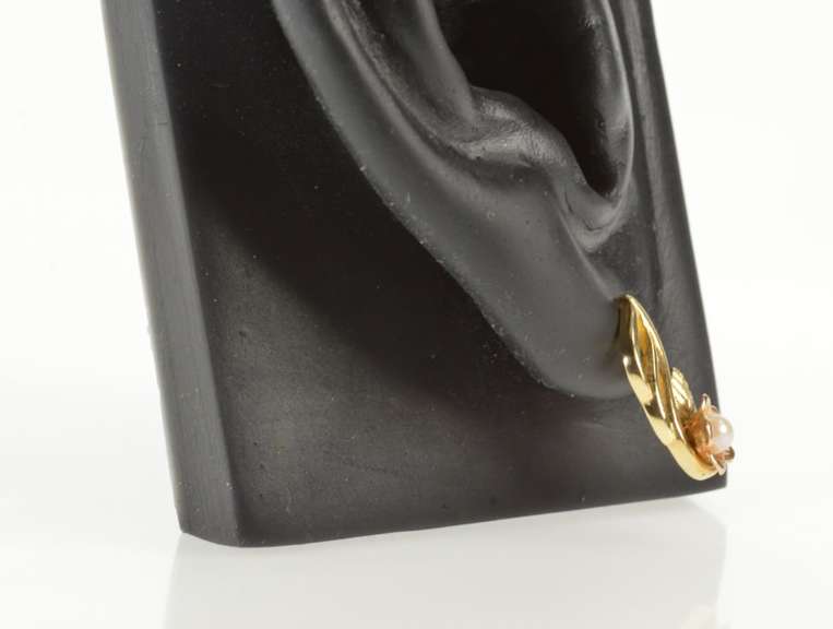 10K Yellow Gold Black Hills Leaf Pearl Wavy Dangle Earrings