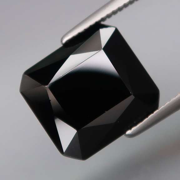 Superb 6.05ct untreated diamond black Tourmaline