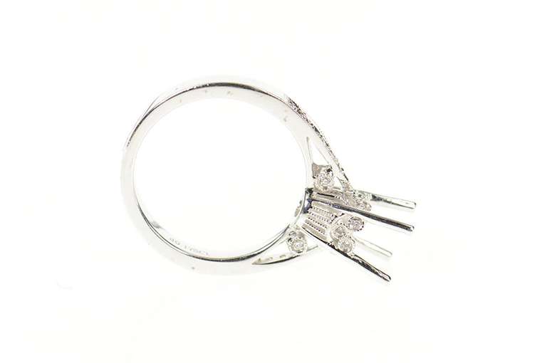 18K White Gold Oval 0.17 Ctw Diamond Engagement Setting Ring