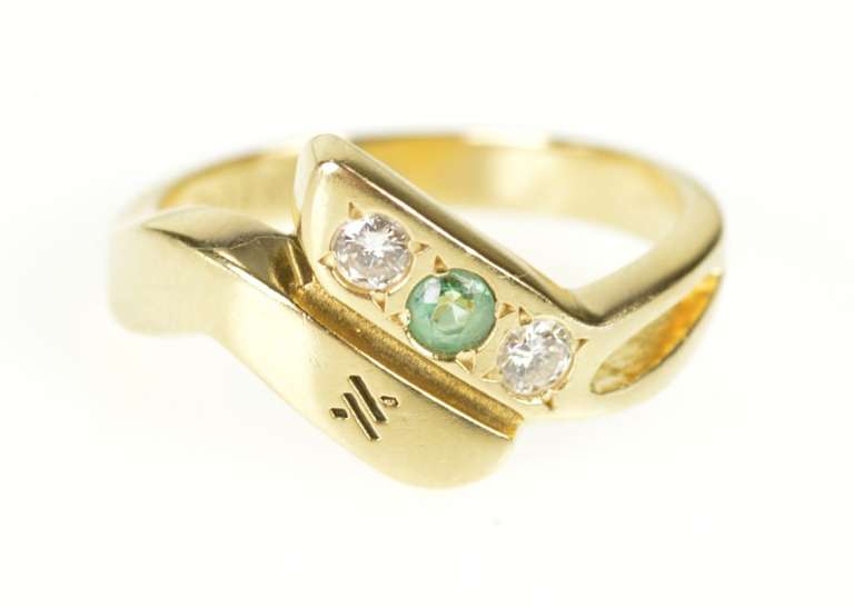 14K Yellow Gold 0.20 Ctw Retro Emerald Diamond Bypass Ring