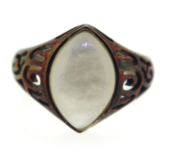 Sterling silver Mother Of Pearl Color Glass Ring