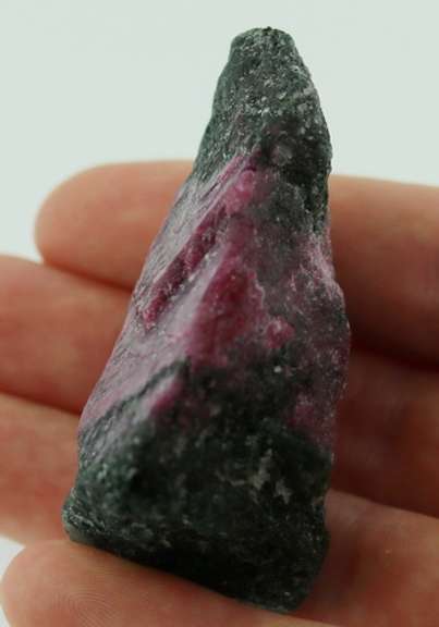 Really cool 407.5ct Ruby in black Zoisite