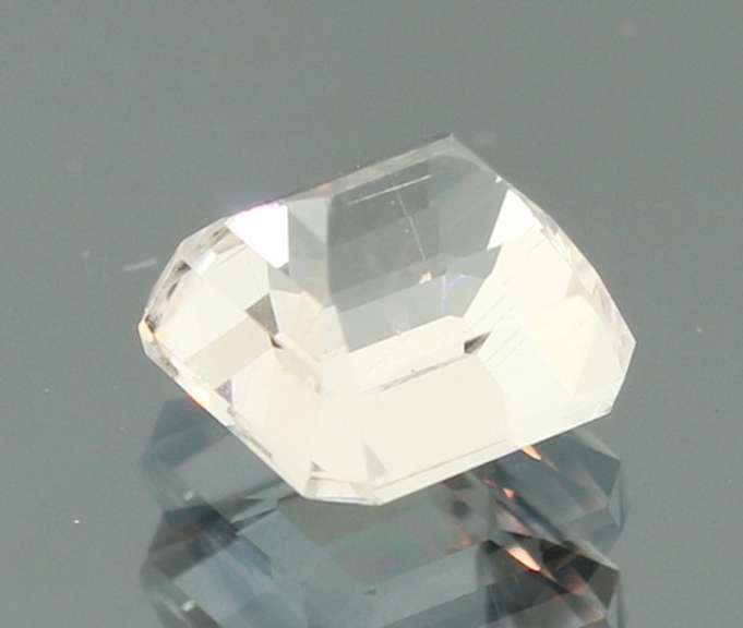 Very clean 2.61ct collectors diamond white Danburite