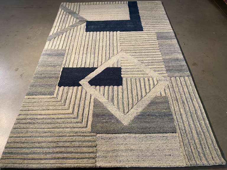 CARVED ART DECO WOOL RUG 5x8