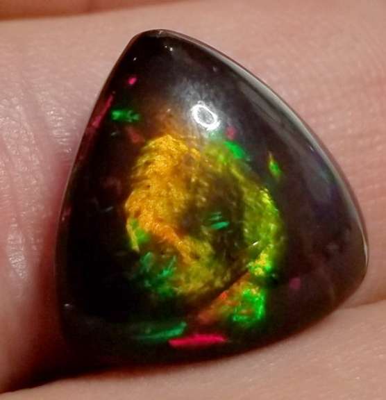 Gorgeous 8.59ct black Welo Opal