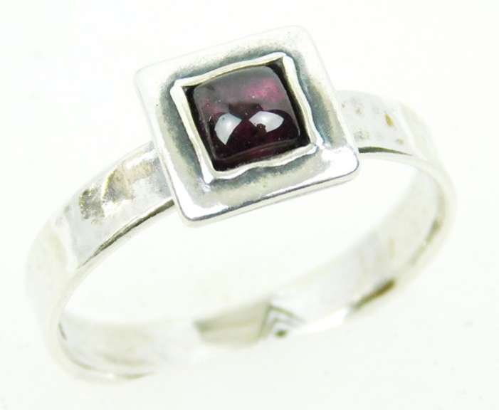 Silpada Sterling Garnet Ring, Size 7.75
