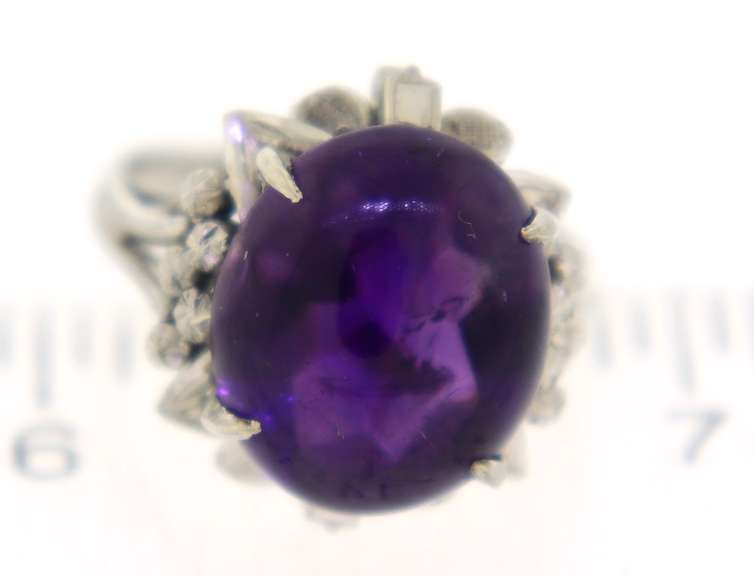 Sterling Silver Cabachon Amethyst Ring