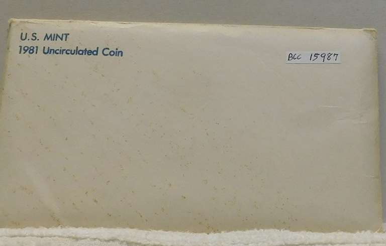 1981 Mint (Unc) Set, w/3 SBA Dols.