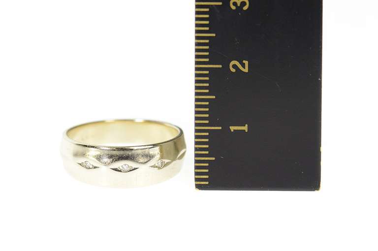 14K White Gold Retro Classic Diamond Inset Wedding Band Ring