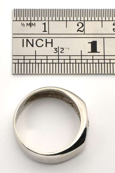 Contemporary Unisex 18k WG Diamond Ring