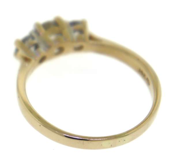 Beautiful Yellow Gold ape .98ctw Diamond Band