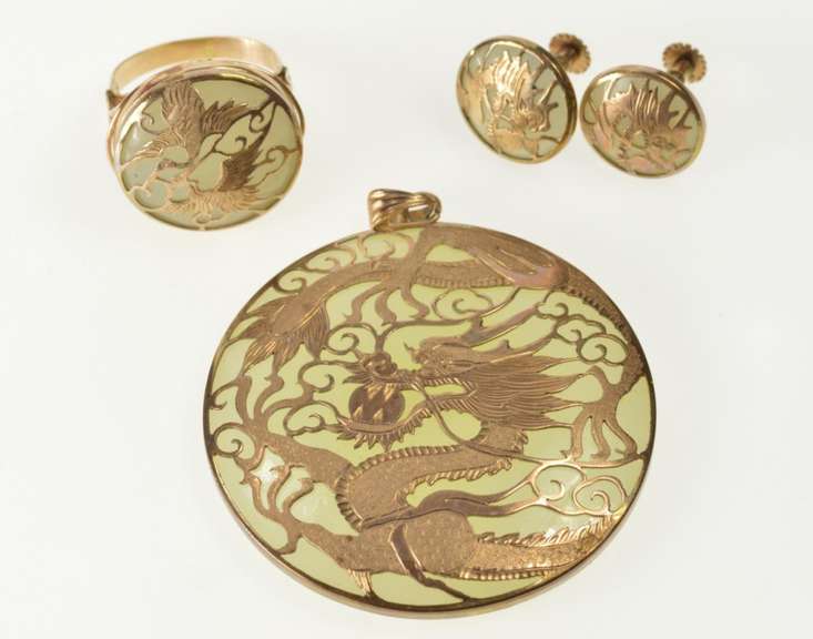 10K Yellow Gold Jade Chinese Dragon Set Pendant Earrings Ring