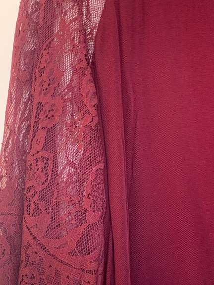 BB Dakota Red Lace Top