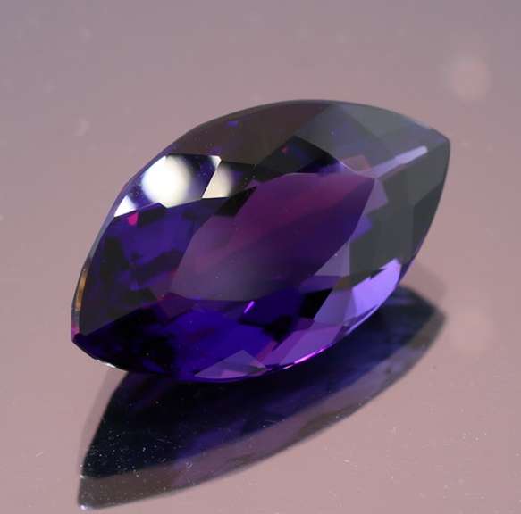 Huge! 25.25ct blue violet Hydrothermal Amethyst
