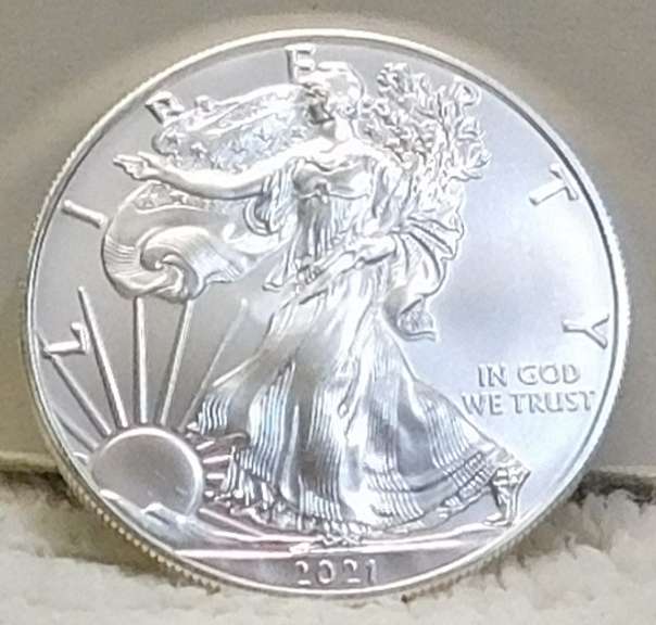 NEW! MINT FRESH! 2021 Unc Silver Eagle