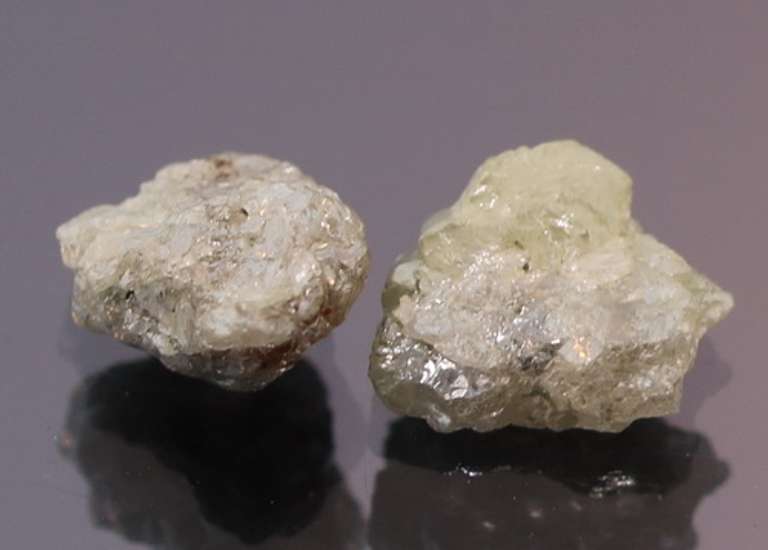 Striking 2ct uncut silver Diamond set