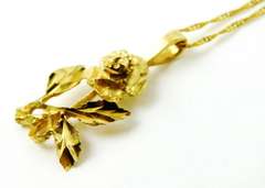 14K Glistening Rose Pendant & 25 Inch Chain