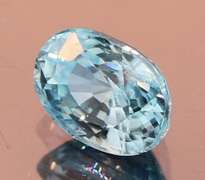 Super glittering! 2.44ct bi-color Cambodian Zircon