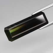 Elegant 4.85ct untreated bi-color Tourmaline