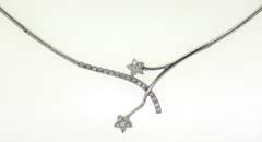 18K White Gold Necklace With Flower Details