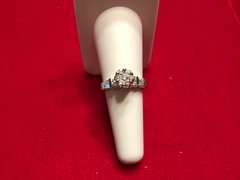 LADIES 14K WHITE GOLD DIAMOND RING