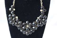 Set Of Fashion Jewelry Neck Lace & Earrings