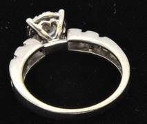 LADIES 14 KT WHITE GOLD DIAMOND RING