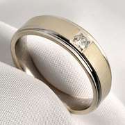 Man's WG Band with Diamond