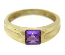 Amazing Yellow Gold Square Amethyst Ring