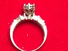 LADIES 14K WHITE GOLD DIAMOND RING