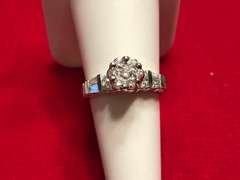 LADIES 14K WHITE GOLD DIAMOND RING