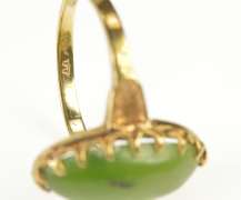 10K Yellow Gold Retro Oval Jade Cabochon Statement Ring
