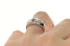 14K White Gold 0.20 Ctw Black & White Diamond Pattern Band Ring