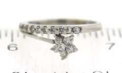 18K white Gold Crystal Flower Ring