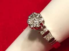 LADIES 14K WHITE GOLD DIAMOND RING