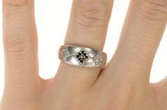 14K White Gold 0.20 Ctw Black & White Diamond Pattern Band Ring