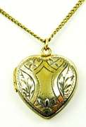 Pretty Vintage Gold Filled Heart Locket with Photos