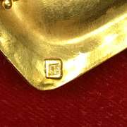 21k ladies brooch with gem