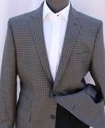 An eye catching 2-button Comfort Fit Sport Coat