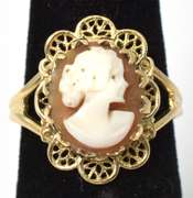 Cameo & Filigree Ring in Yellow Gold