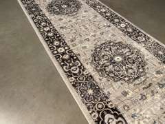 STUNNING PREMIUM DESIGN RUNNER 8