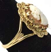 Cameo & Filigree Ring in Yellow Gold