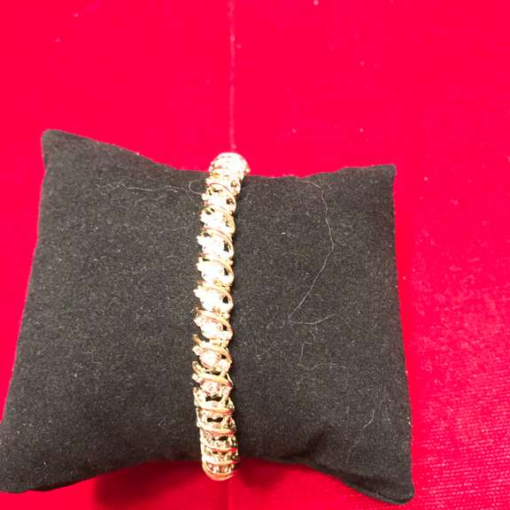 LADIES 14K GOLD AND DIAMOND BRACELET