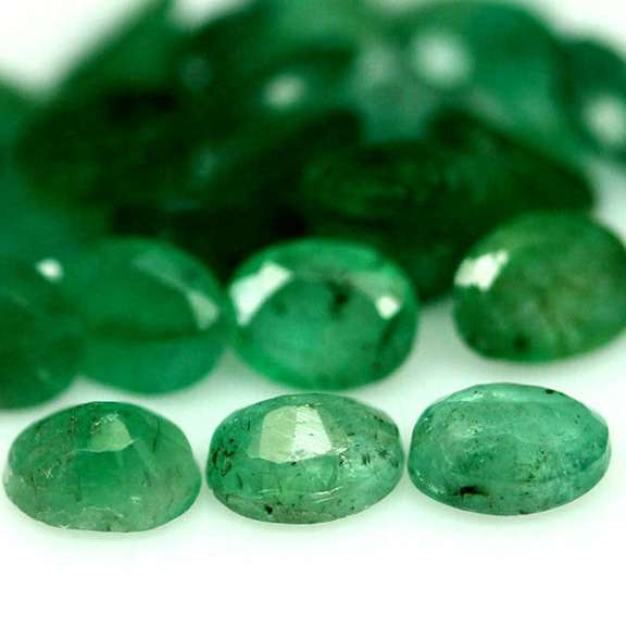 Rich green unheated 8.14ct 5x4mm Emerald set