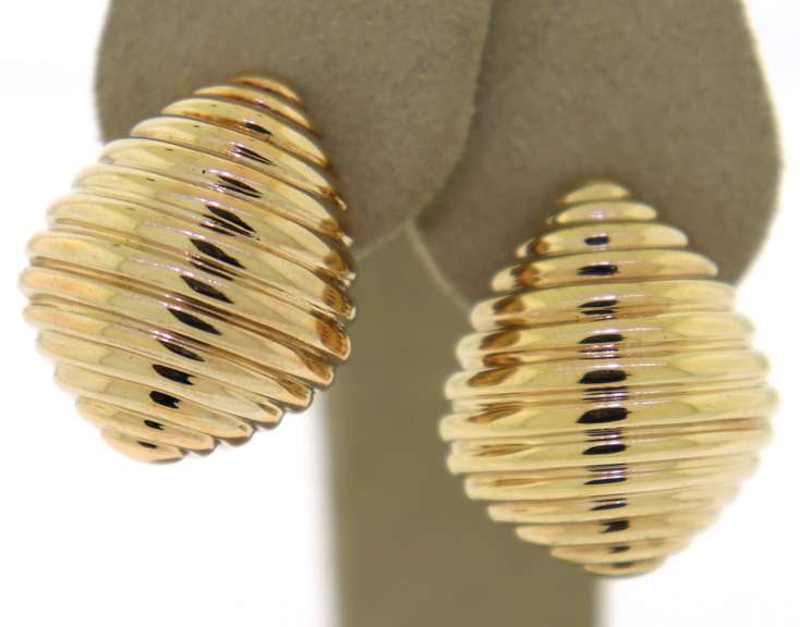 Nice Yellow Gold Honey Comb Earrings